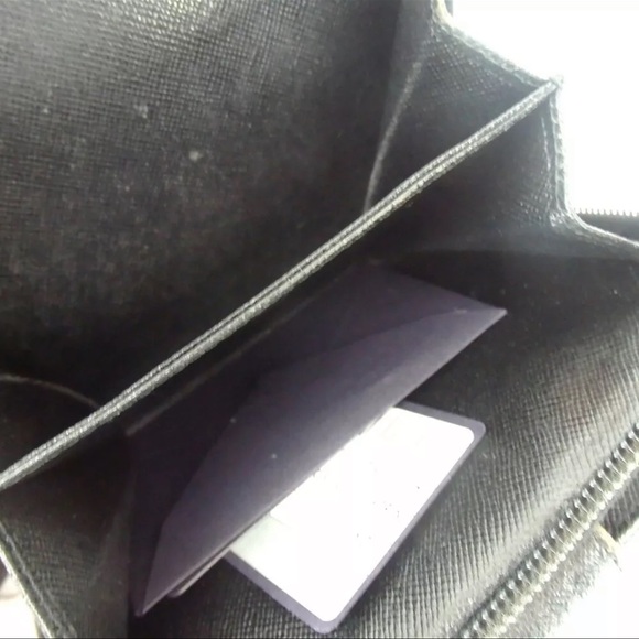 AUTH PRADA Leather Black Zip Wallet - Picture 5 of 7